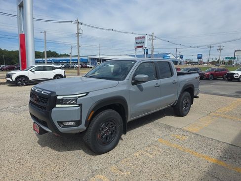 New 2025 Nissan Frontier PRO-4X image 9
