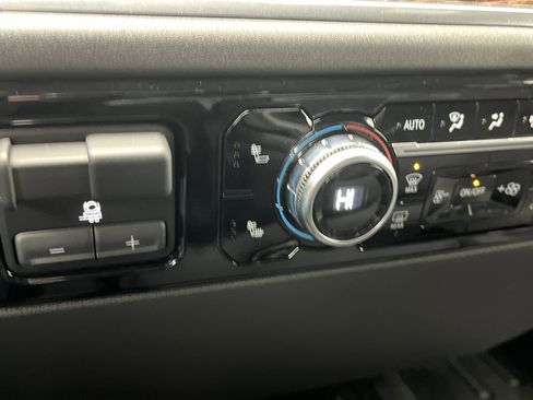 Certified 2024 GMC Sierra 1500 Elevation image 25