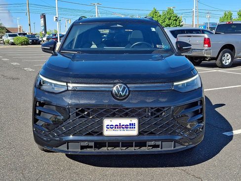 Used 2025 Volkswagen Tiguan SE R-Line AWD/4WD image 2