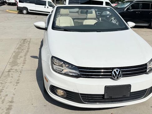 Used 2012 Volkswagen Eos Komfort FWD image 11