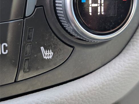 Used 2021 Chevrolet Equinox LT image 25