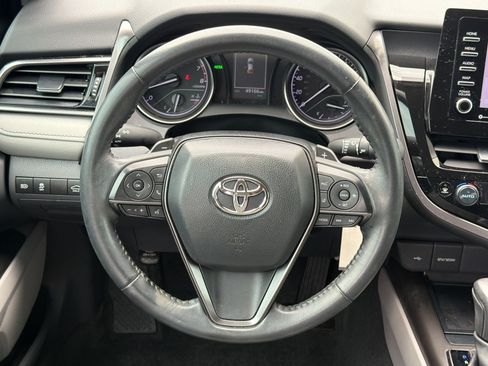 Used 2023 Toyota Camry SE FWD image 11