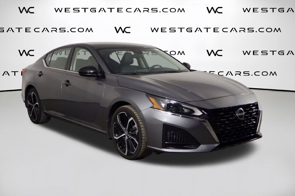 Used 2024 Nissan Altima 2.5 SR FWD image 37