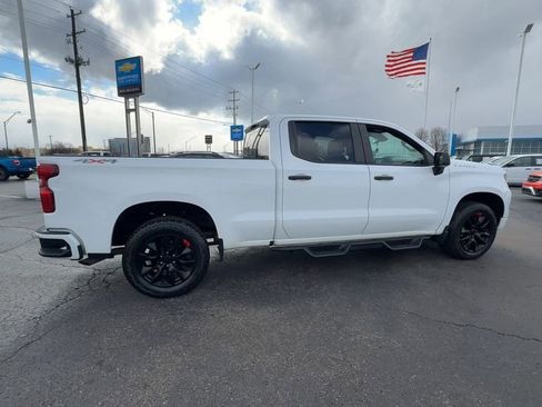 Used 2022 Chevrolet Silverado 1500 Custom AWD/4WD image 8