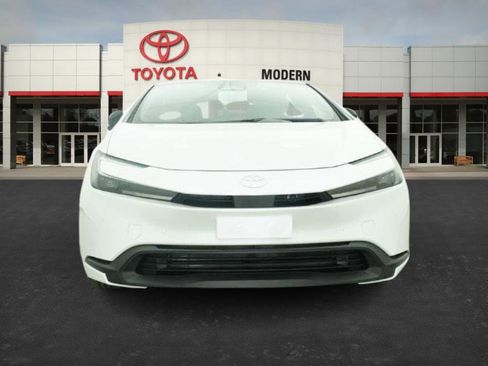 New 2026 Toyota Prius LE image 3