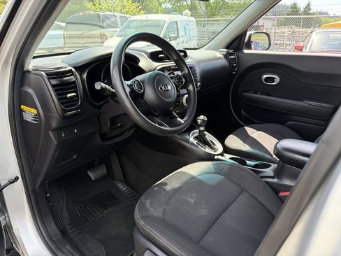 Used 2019 Kia Soul + FWD image 7