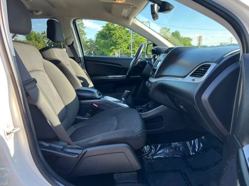 Used 2019 Dodge Journey SE w/ Premium Group FWD image 16