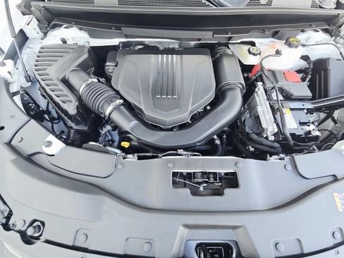 New 2027 Chevrolet Traverse LT w/ Midnight/Sport Edition FWD image 18