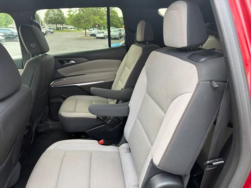 Certified 2025 Chevrolet Traverse LT w/ Midnight/Sport Edition FWD image 6