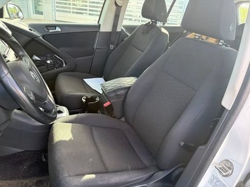 Used 2017 Volkswagen Tiguan Limited w/ Premium Package AWD/4WD image 5