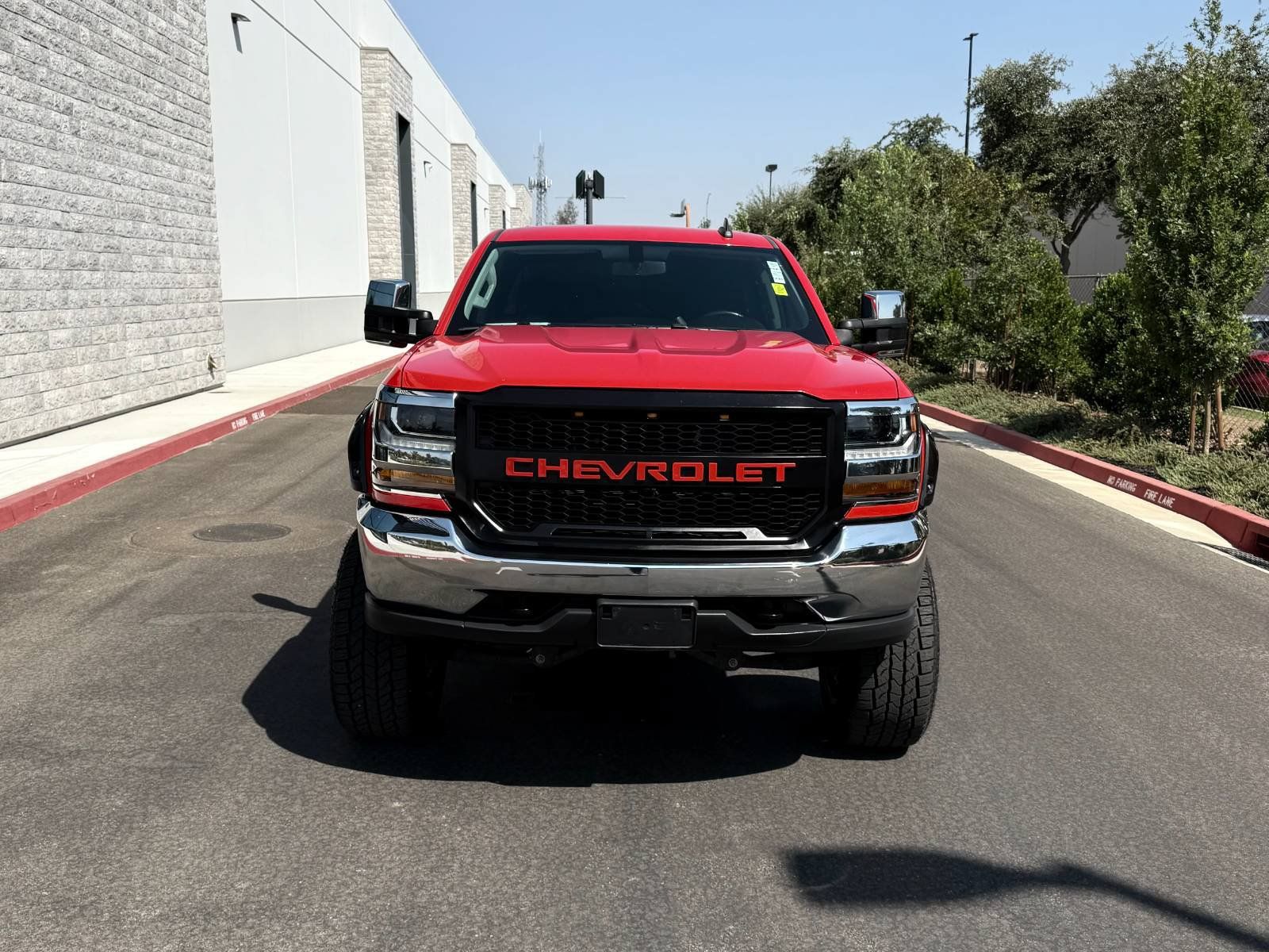 Used 2017 Chevrolet Silverado 1500 LT AWD/4WD image 2