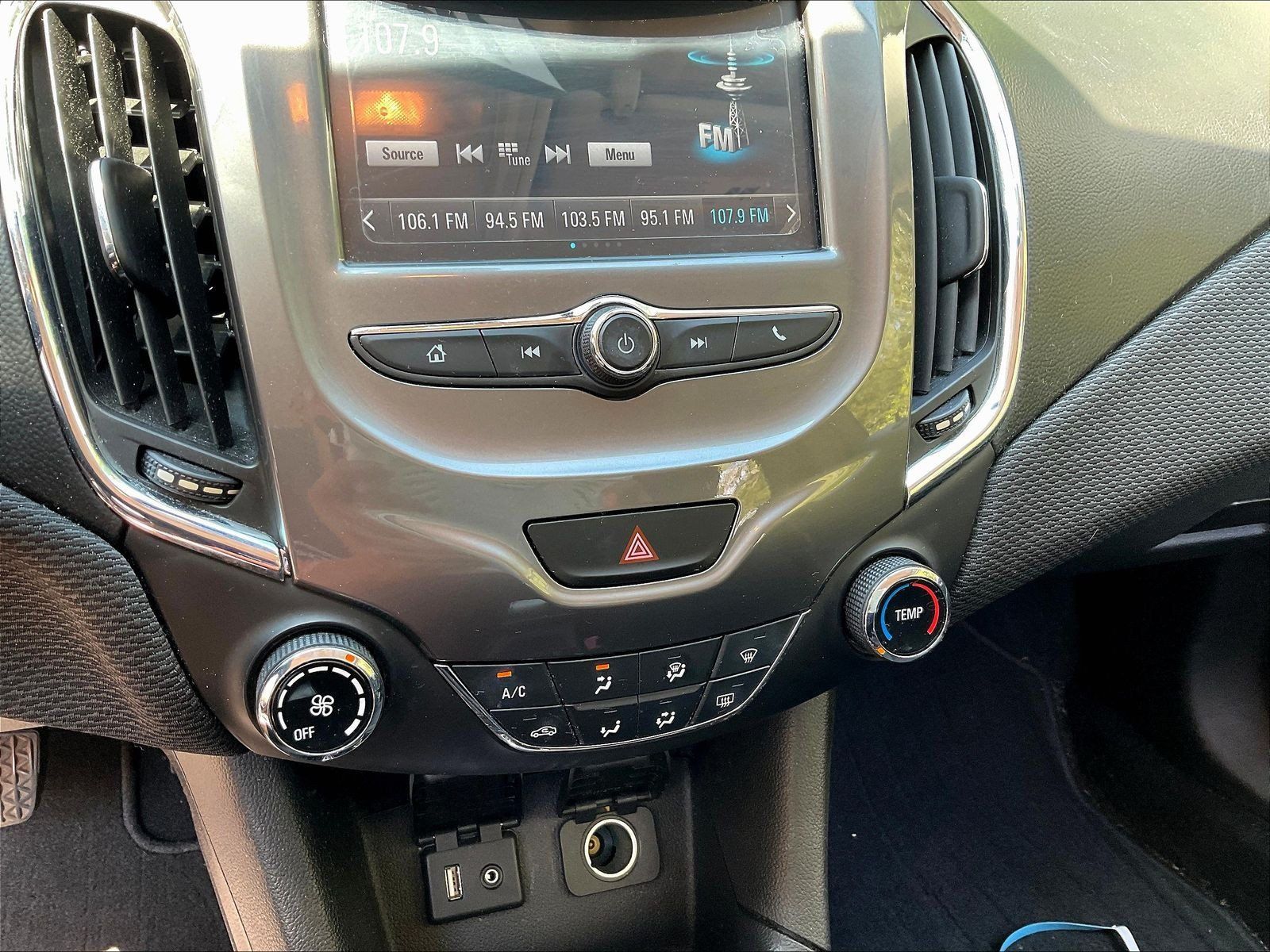 Used 2016 Chevrolet Cruze LT FWD image 16