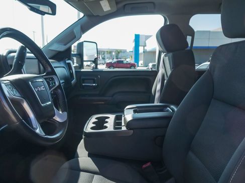 Used 2016 GMC Sierra 2500 SLE w/ SLE Preferred Package AWD/4WD image 17