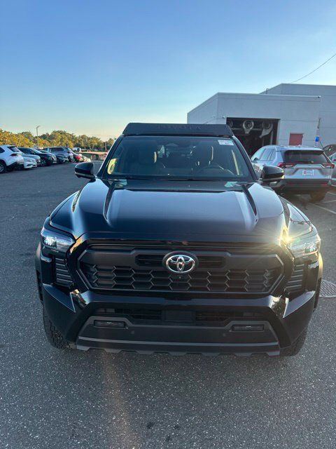 Used 2025 Toyota Tacoma TRD Off-Road w/ TRD Off Road Premium Package AWD/4WD 360° Tour