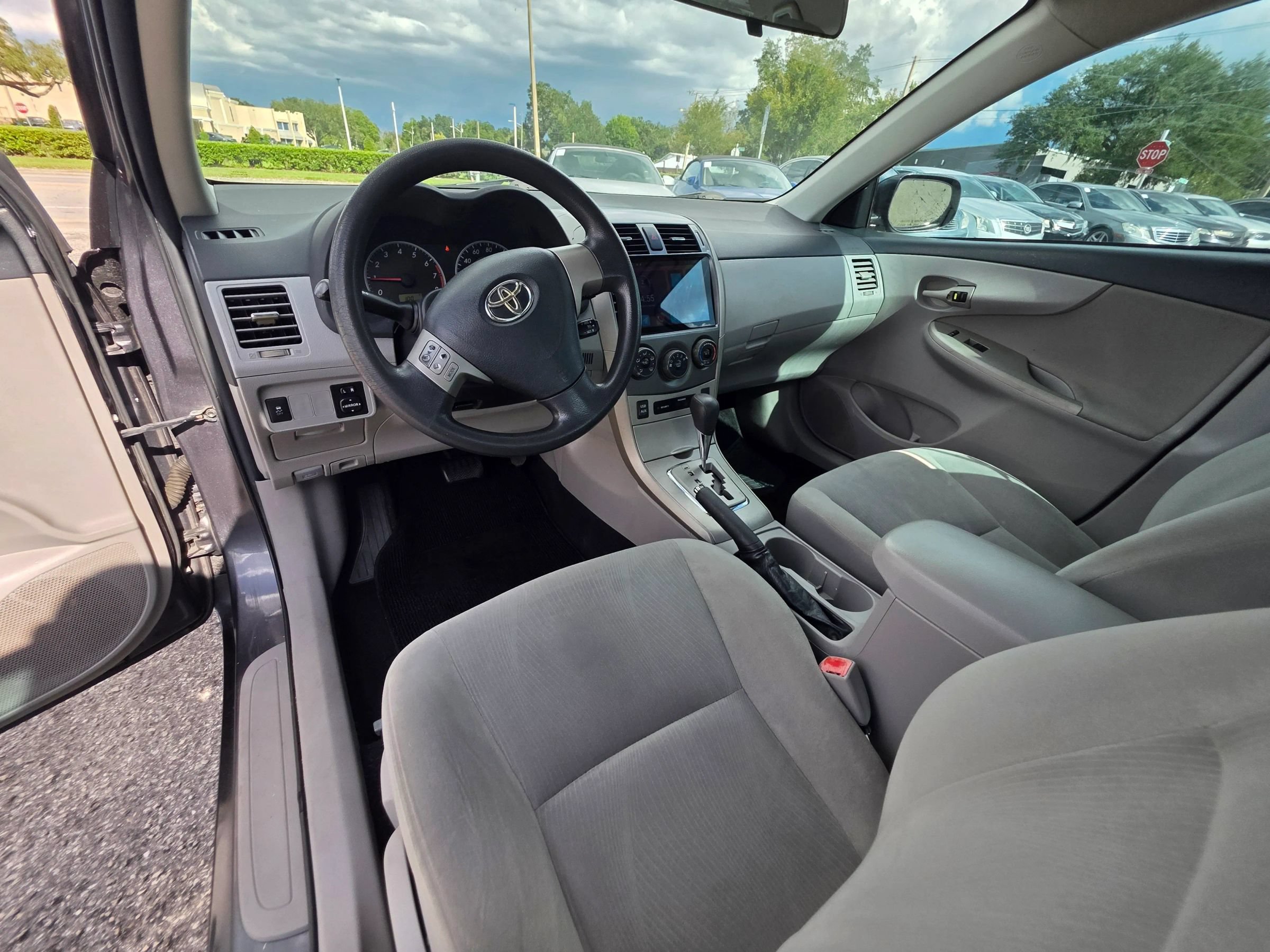 Used 2013 Toyota Corolla LE FWD image 14
