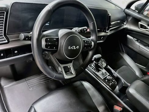 Used 2024 Kia Sportage EX AWD/4WD image 16