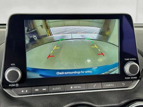 Used 2024 Nissan Sentra SV FWD image 30
