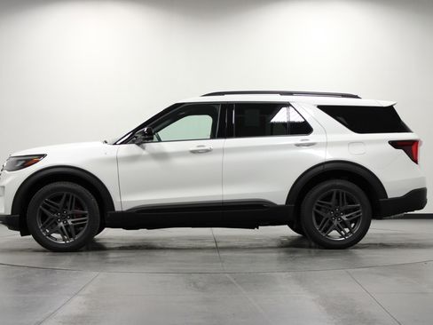 New 2025 Ford Explorer ST-Line w/ Premium Package image 7