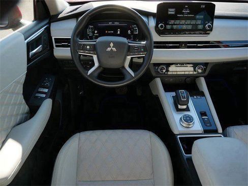 Used 2025 Mitsubishi Outlander SEL AWD/4WD image 10