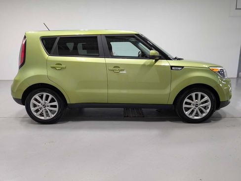 Used 2017 Kia Soul + FWD image 7