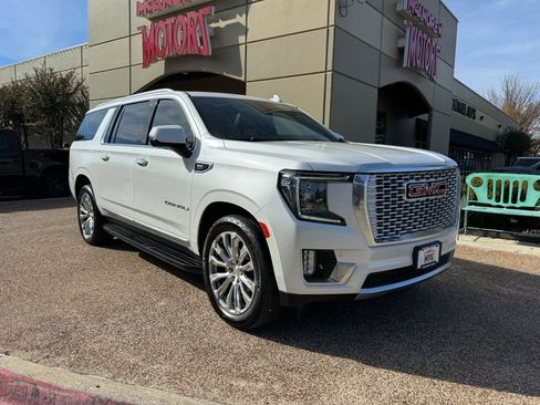 Used 2022 GMC Yukon XL Denali AWD/4WD image 6