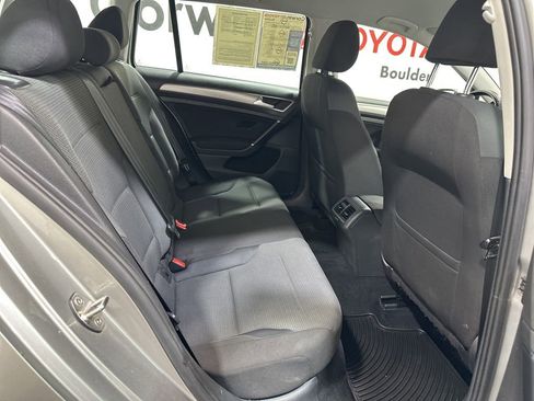 Used 2017 Volkswagen Golf S image 15