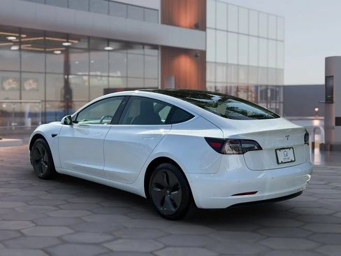 Used 2020 Tesla Model 3 Standard Range Plus RWD image 4