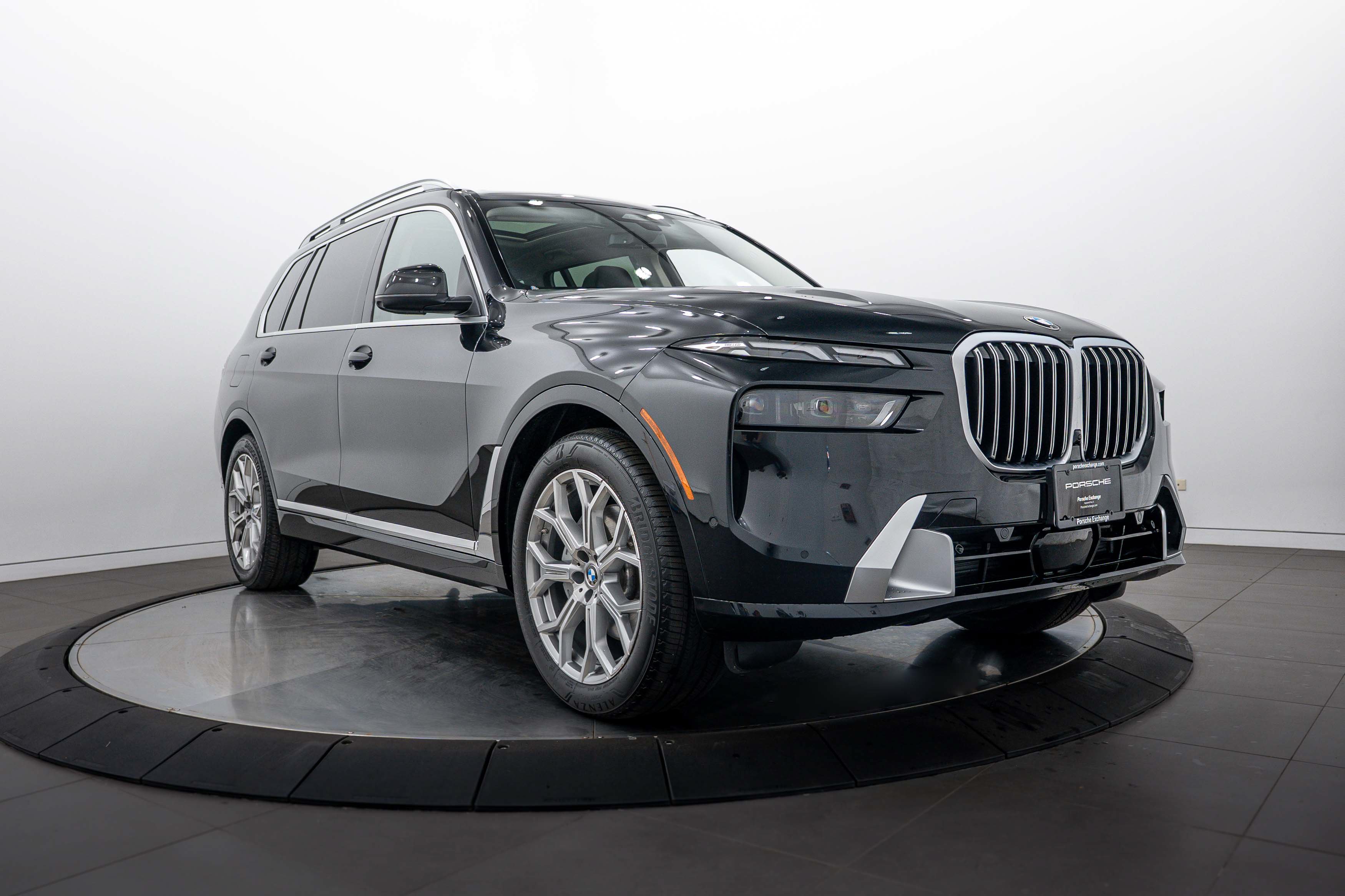 Used 2025 BMW X7 xDrive40i w/ Premium Package AWD/4WD image 8