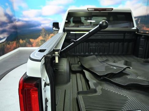 Used 2022 GMC Sierra 2500 SLT w/ SLT Convenience Package image 23