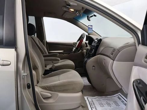Used 2004 Toyota Sienna LE FWD image 17