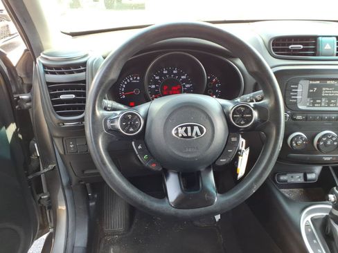 Used 2017 Kia Soul FWD image 8