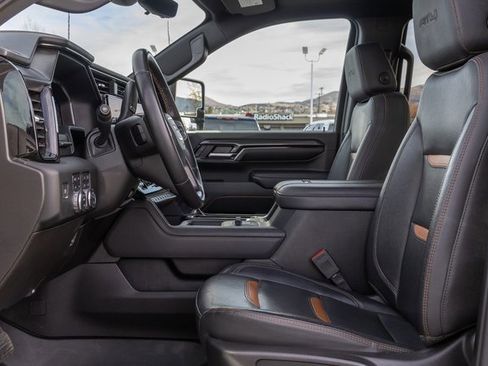 Used 2024 GMC Sierra 2500 AT4 w/ Technology Package image 6