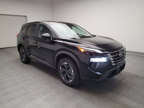 Used 2024 Nissan Rogue SV image 13