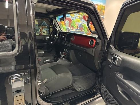 Used 2018 Jeep Wrangler Unlimited Rubicon image 52