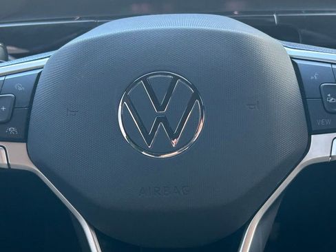 Used 2024 Volkswagen Atlas Cross Sport SE image 24