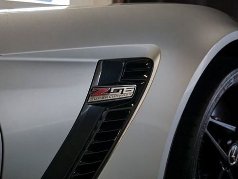 Used 2016 Chevrolet Corvette Z06 w/ 2LZ Preferred Equipment Group image 56