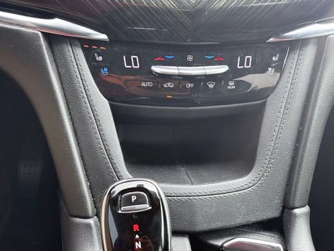 Used 2020 Cadillac XT6 Premium Luxury FWD image 12