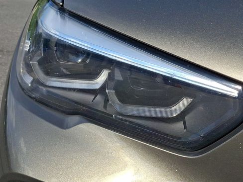 Used 2022 BMW X5 xDrive40i w/ M Sport Package AWD/4WD image 9