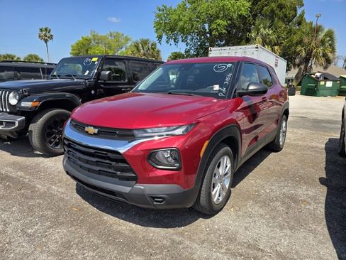 Used 2021 Chevrolet TrailBlazer LS image 1