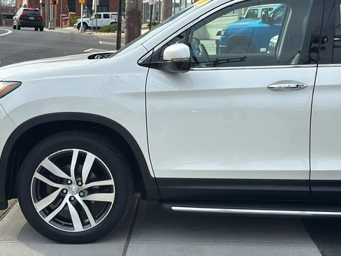 Used 2017 Honda Pilot Elite image 5