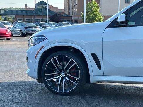 Used 2022 BMW X5 xDrive40i w/ M Sport Package AWD/4WD image 7
