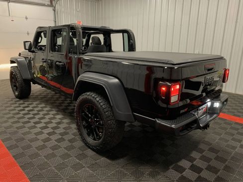 Used 2023 Jeep Gladiator Sport image 2