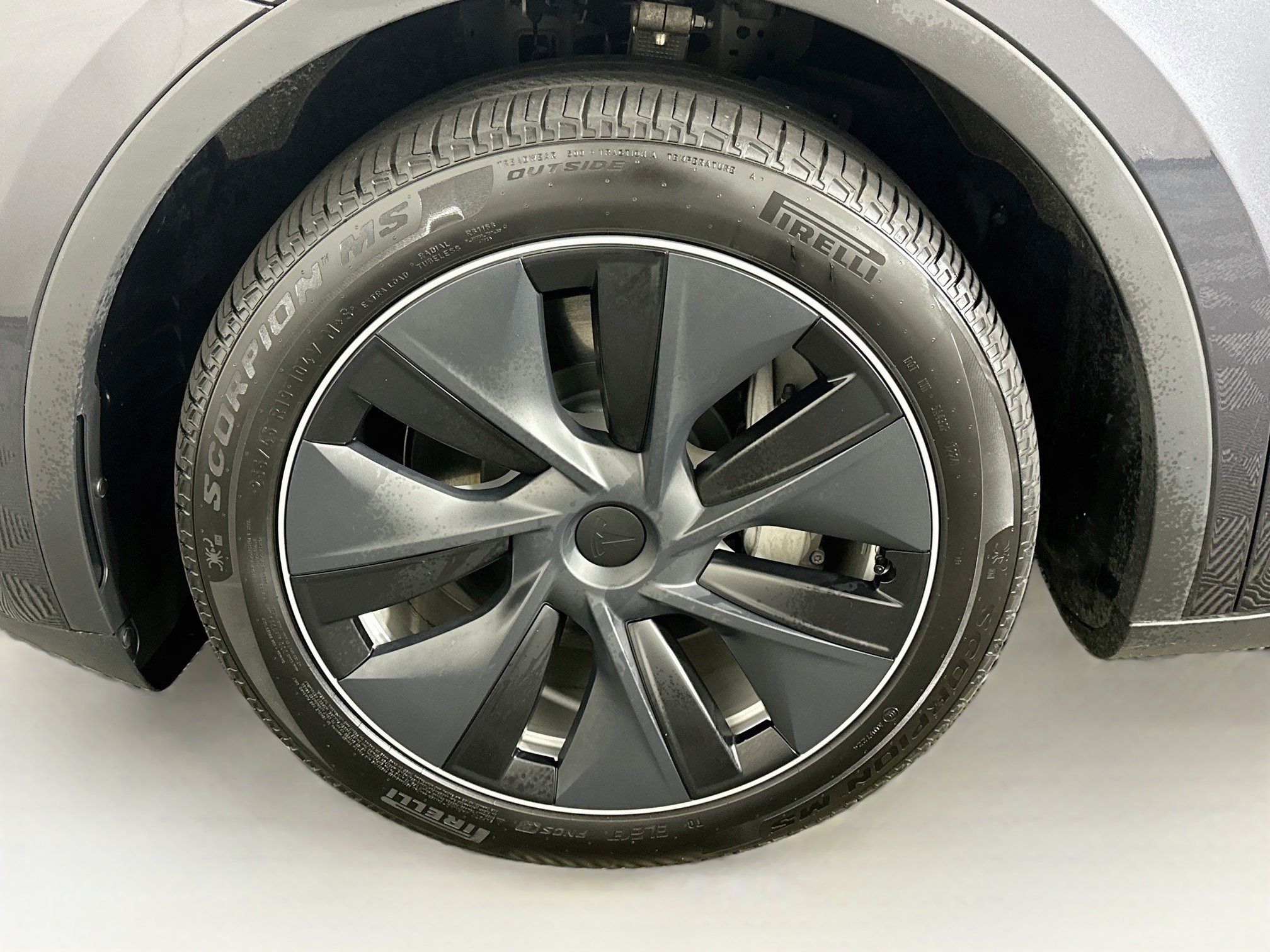 Used 2024 Tesla Model Y Long Range AWD/4WD image 11