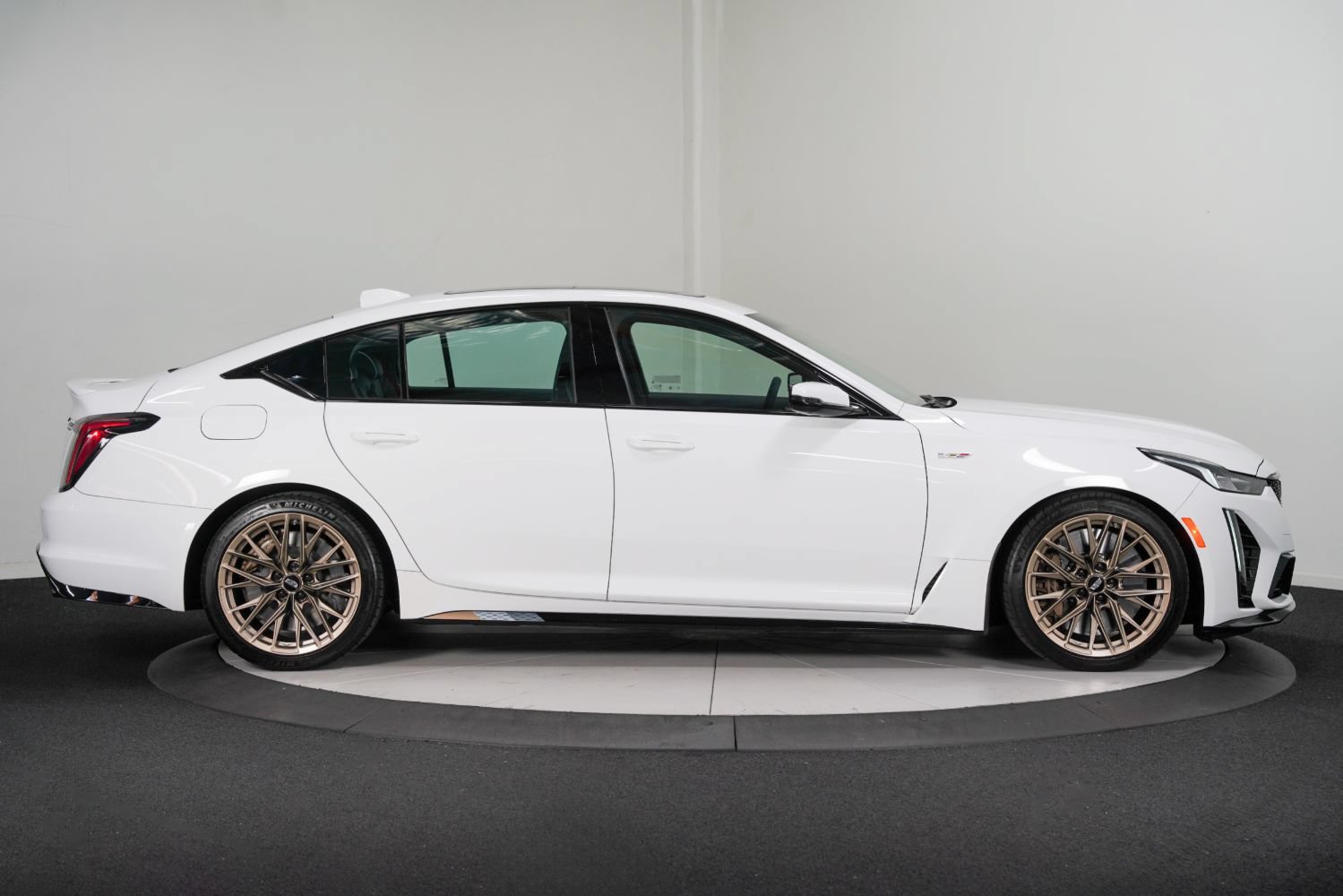 Used 2023 Cadillac CT5 V Blackwing w/ LPO, Bronce Accent Package RWD image 9