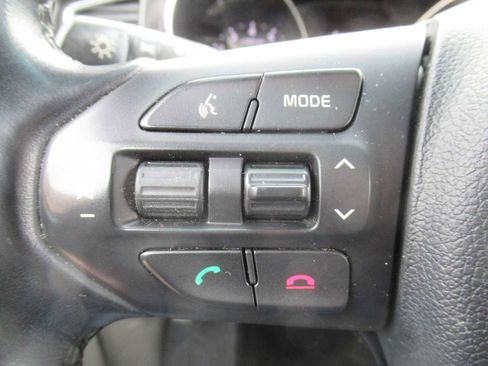 Used 2018 Kia Sedona LX w/ LX Essentials Premium Package image 21