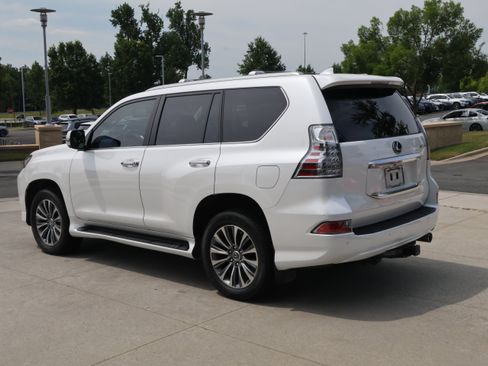 Used 2023 Lexus GX 460 Luxury w/ Accessory Package AWD/4WD image 7