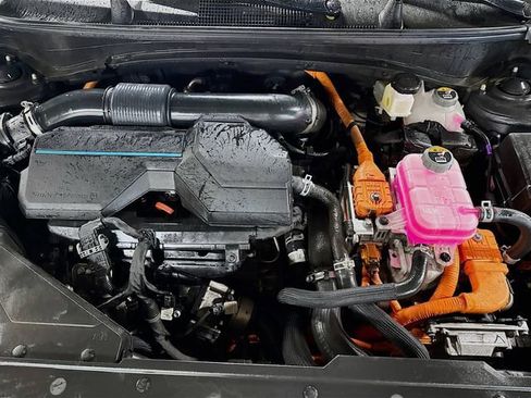 Used 2023 Kia Sportage LX image 9