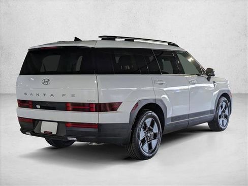 Used 2025 Hyundai Santa Fe SEL FWD image 5