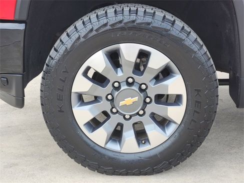 Certified 2023 Chevrolet Silverado 2500 Custom w/ Custom Value Package image 10