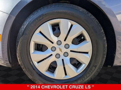 Used 2014 Chevrolet Cruze LS FWD image 9